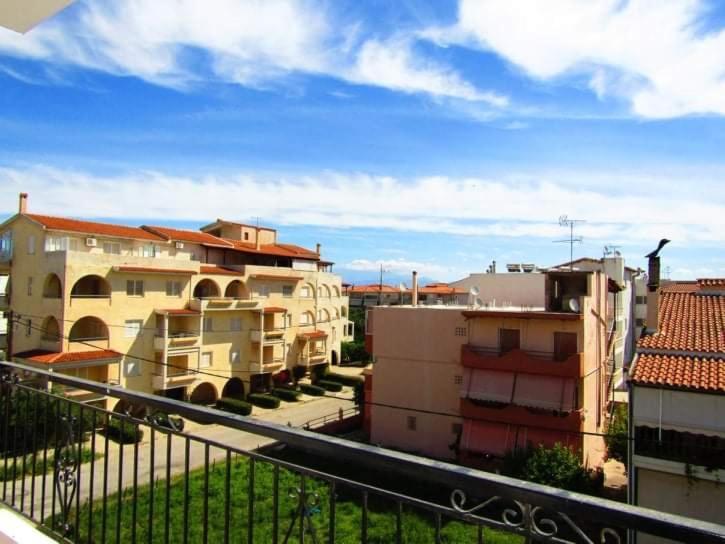 Velis apartment Akráta Buitenkant foto