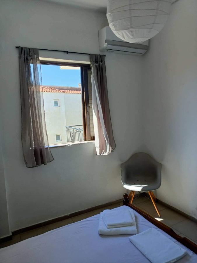 Velis apartment Akráta Buitenkant foto