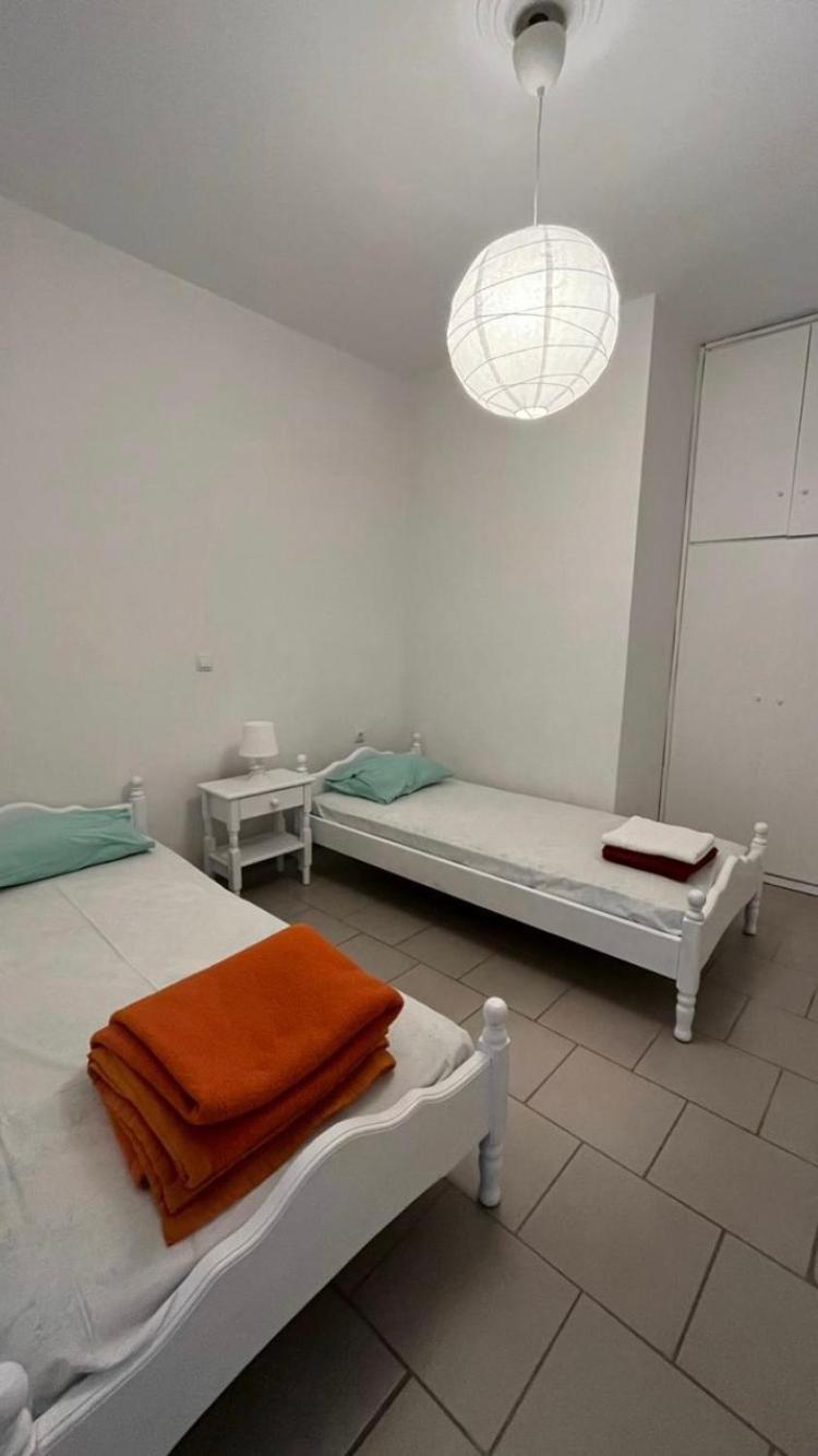 Velis apartment Akráta Buitenkant foto