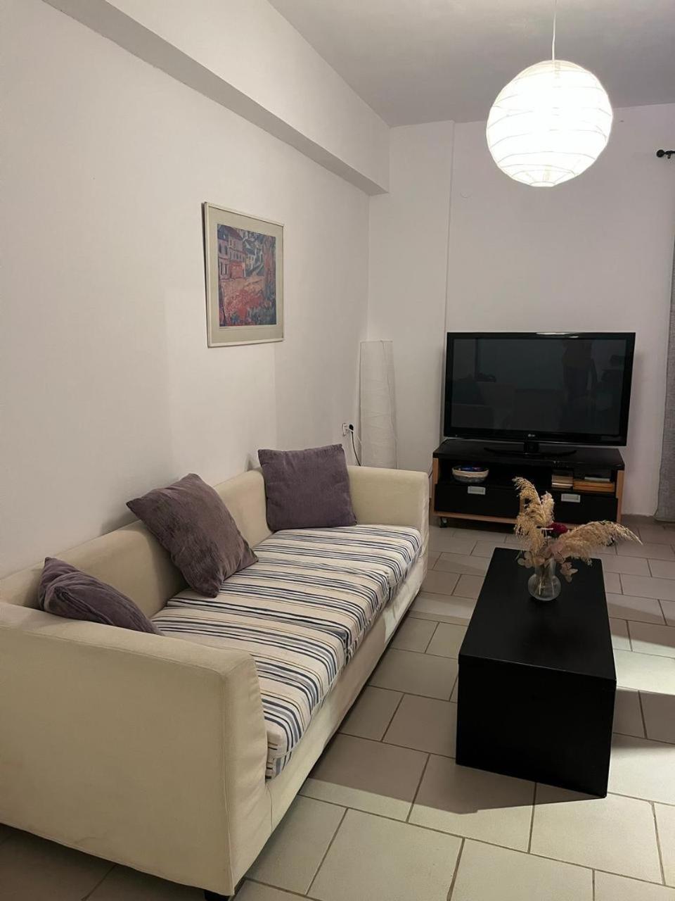 Velis apartment Akráta Buitenkant foto