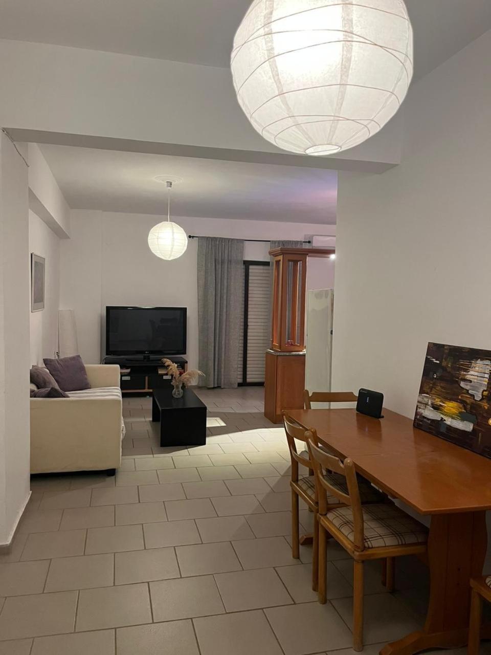 Velis apartment Akráta Buitenkant foto