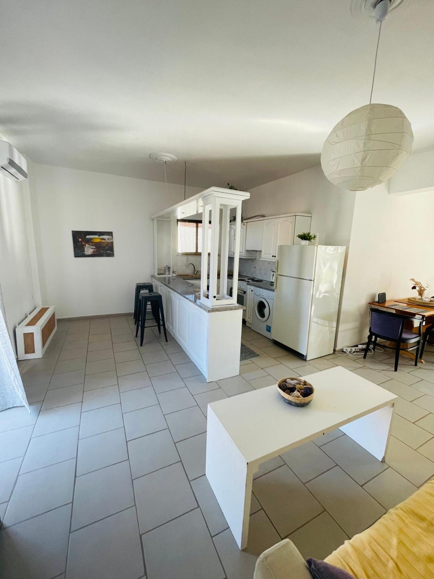 Velis apartment Akráta Buitenkant foto